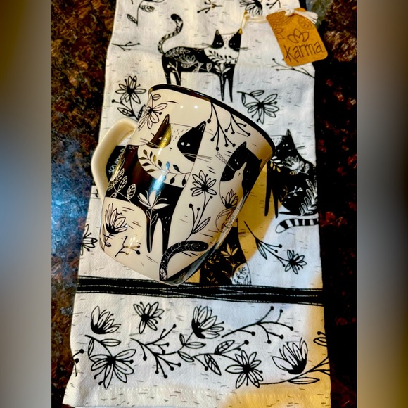 Black and white cat mug and dish towel set - Picture 1 of 4